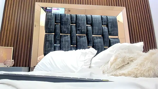 zoe_cuttee_'s Webcam Show