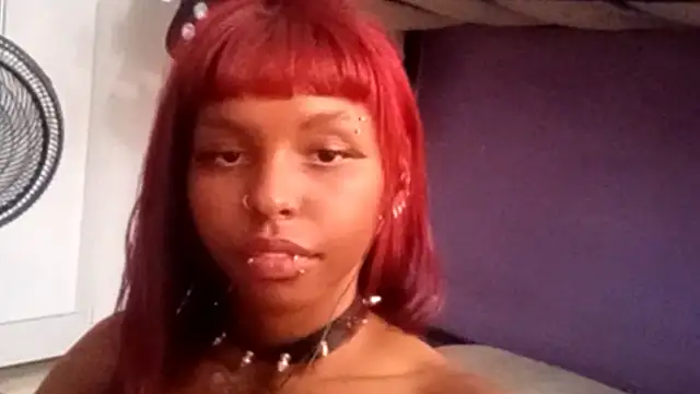 LorenaYounglove Adlı Modelin Canlı XXX Sohbeti