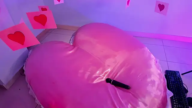 XXX chat uživo modela ErikaBenz_