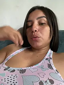 Czat XXX na żywo – Emi33_