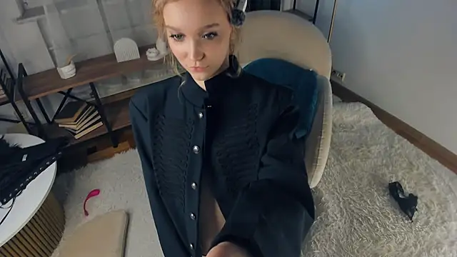 Chatroom XXX en direct de SerrenaAa