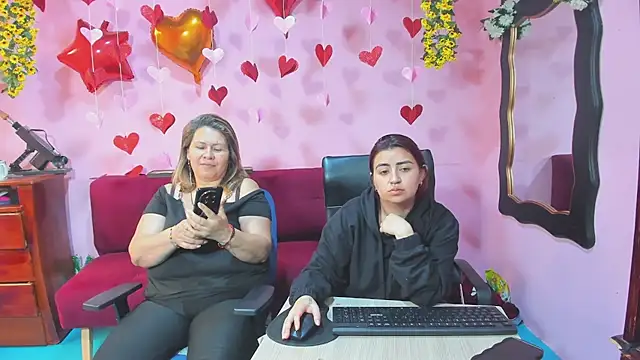 lesbiancuple 现场XXX聊天