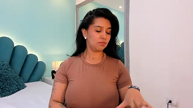 XXX chat uživo modela sharlott18