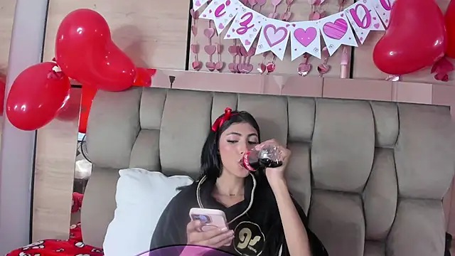 Chat +18 de karol_lewiss ao vivo