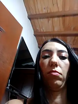 Chat +18 de LunaZambrano ao vivo