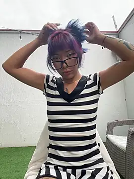 Namii_cute Chat XXX in diretta