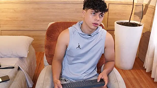 Ethan_occonor Adlı Modelin Canlı XXX Sohbeti