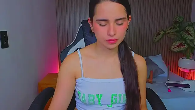 angelica_dymond Adlı Modelin Canlı XXX Sohbeti