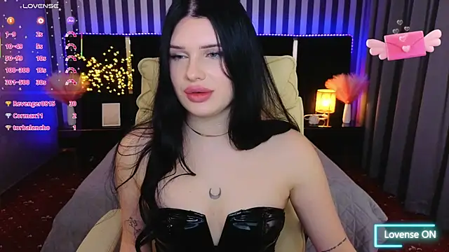 Show modela Neyla_Charm na web-kameri