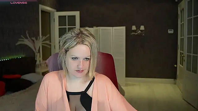 MariemLui Adlı Modelin Canlı XXX Sohbeti