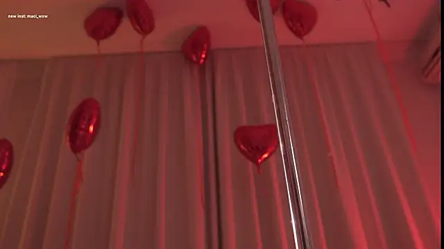 Faster_maci's Live XXX Chat