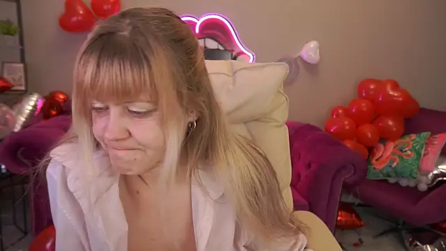 BellaLaPetit's Live XXX Chat