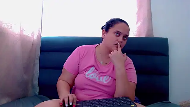 แชท XXX สดของ brunnette_hot