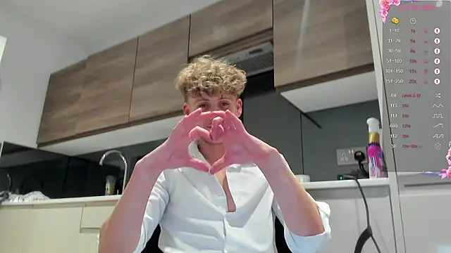 DominantAlex18: онлайн-секс-чат