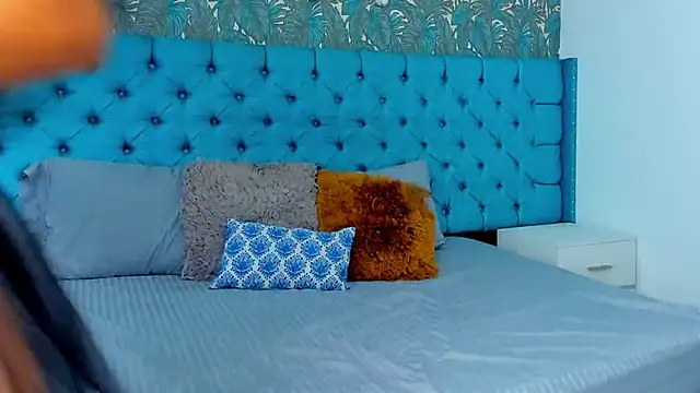 Chat +18 de TaniiaCoors ao vivo