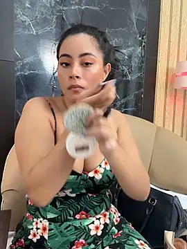 Camilaperson élő XXX-chatje