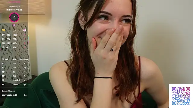 Chat +18 de MilaFlame ao vivo