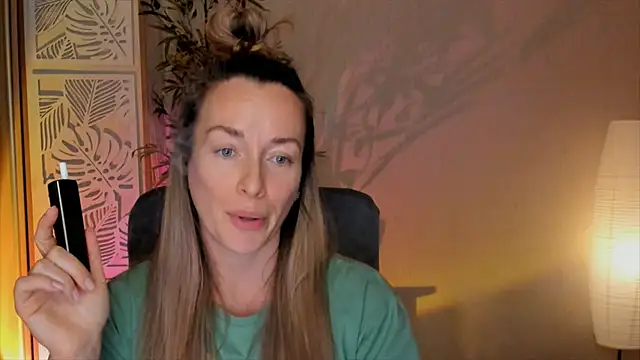 XXX chat uživo modela RebeccaMartinez