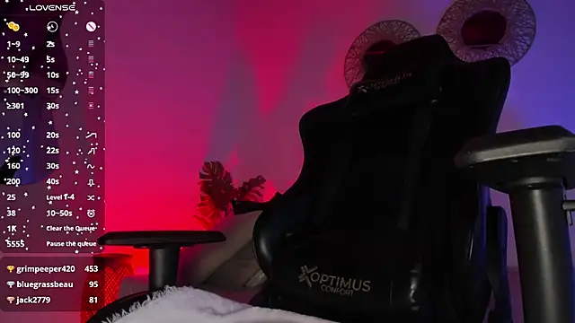 laura-hills18 Live XXX-Chat