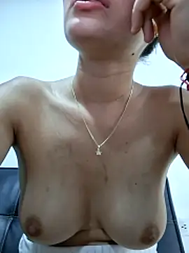 Chat XXX en directo de Ary-18