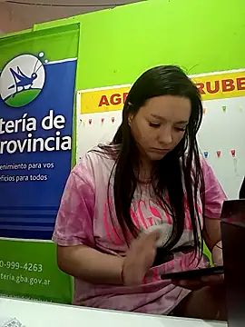 BeesametodaのライブXXXチャット