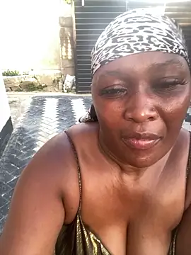 Czat XXX na żywo – Cardiebae89