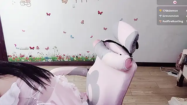 LuckyCute-Tutu Adlı Modelin Canlı XXX Sohbeti