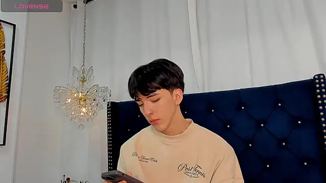 แชท XXX สดของ AerumChae