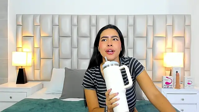 paola_katy_dicks 网络视讯表演