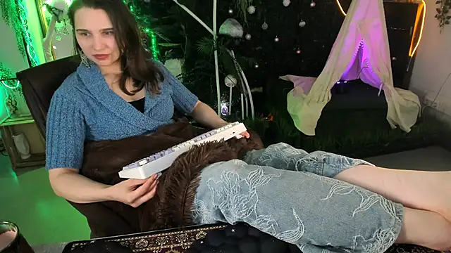 Chat +18 de TessaMill ao vivo