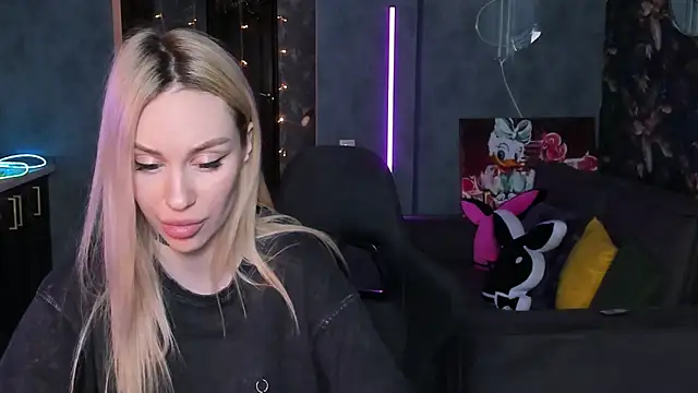 Blckmirrorr's Live XXX Chat