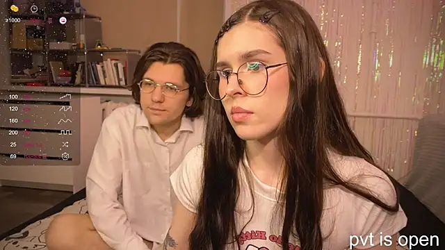 XXX chat uživo modela passiondesire_