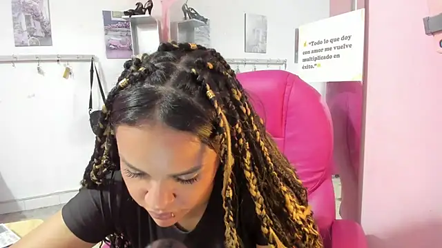 XXX chat uživo modela CAMILA--REY