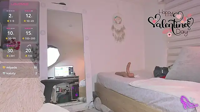 XXX chat uživo modela SharonVelvet