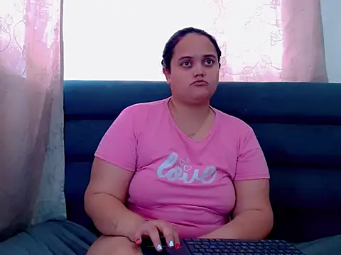 brunnette_hot 现场XXX聊天