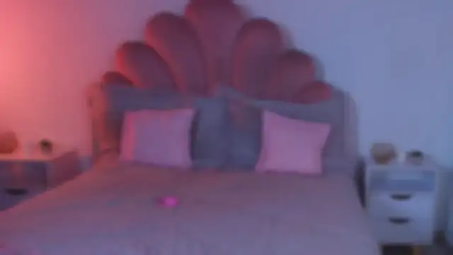 دردشة MiaColucci18 الجنسية المباشرة