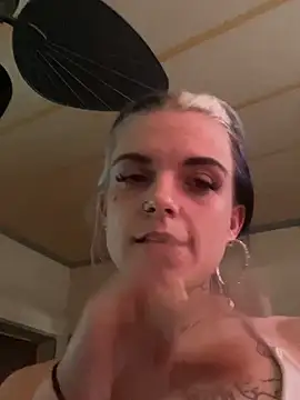 Chatroom XXX en direct de ittybittymeryssa