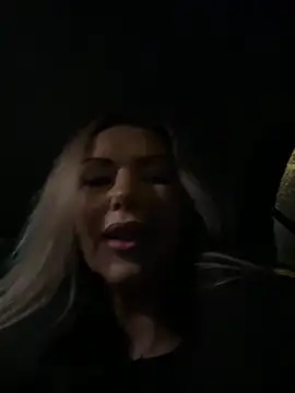 AnikaSunshine: онлайн-секс-чат