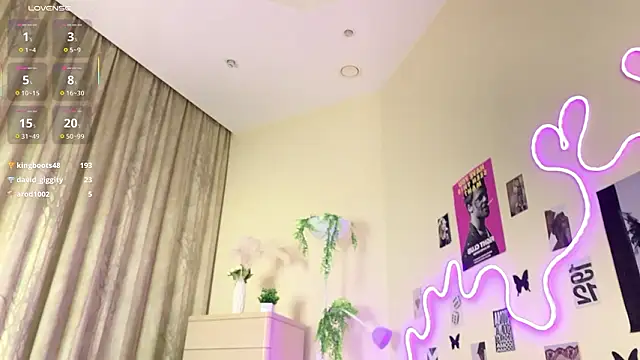 XXX chat uživo modela DreamyPalace