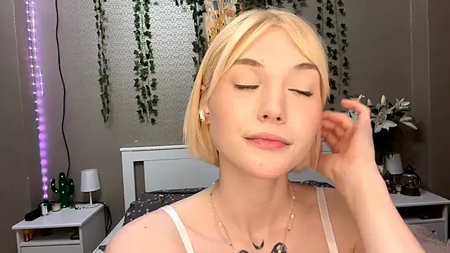 Chatroom XXX en direct de LlsabethHaze