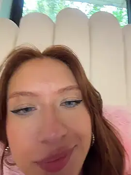 Alison_Ivanova Adlı Modelin Canlı XXX Sohbeti