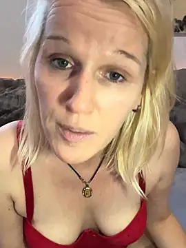 Tinny84's Live XXX Chat