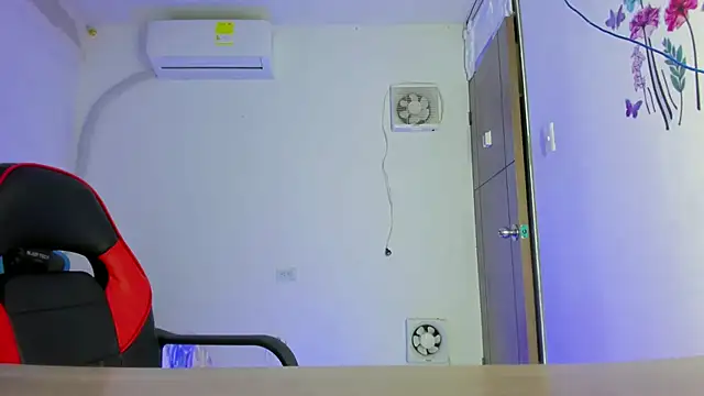 Lunastar02 Adlı Modelin Canlı XXX Sohbeti