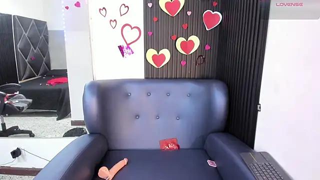 Philipp-Jones webcam show