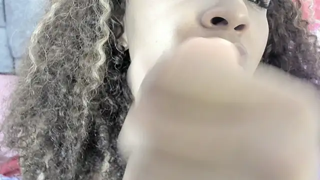 LunaBelluci's Live XXX Chat