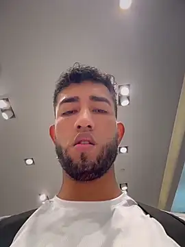 liam_bronw Adlı Modelin Canlı XXX Sohbeti