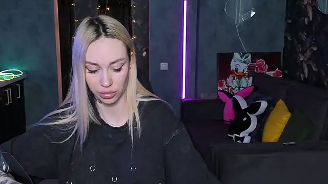 Blckmirrorr Adlı Modelin Canlı XXX Sohbeti