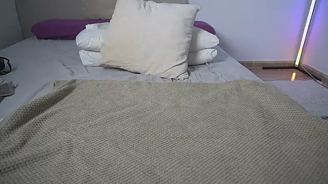 XXX chat uživo modela new_dee