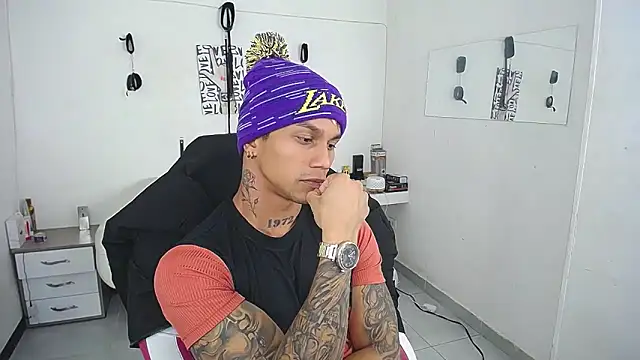 Czat XXX na żywo – Leonard_Price