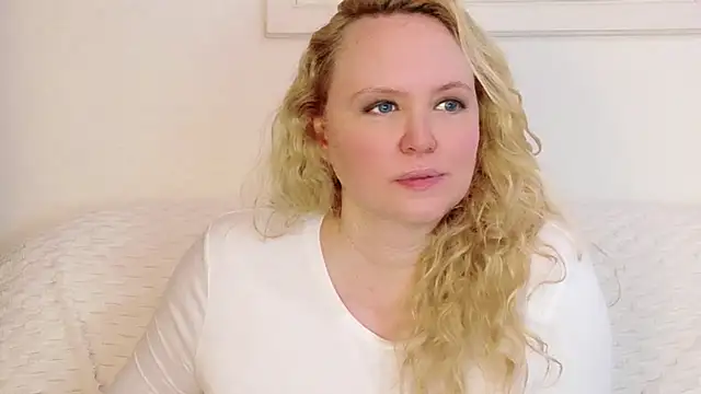 Sarah4you's Live XXX Chat